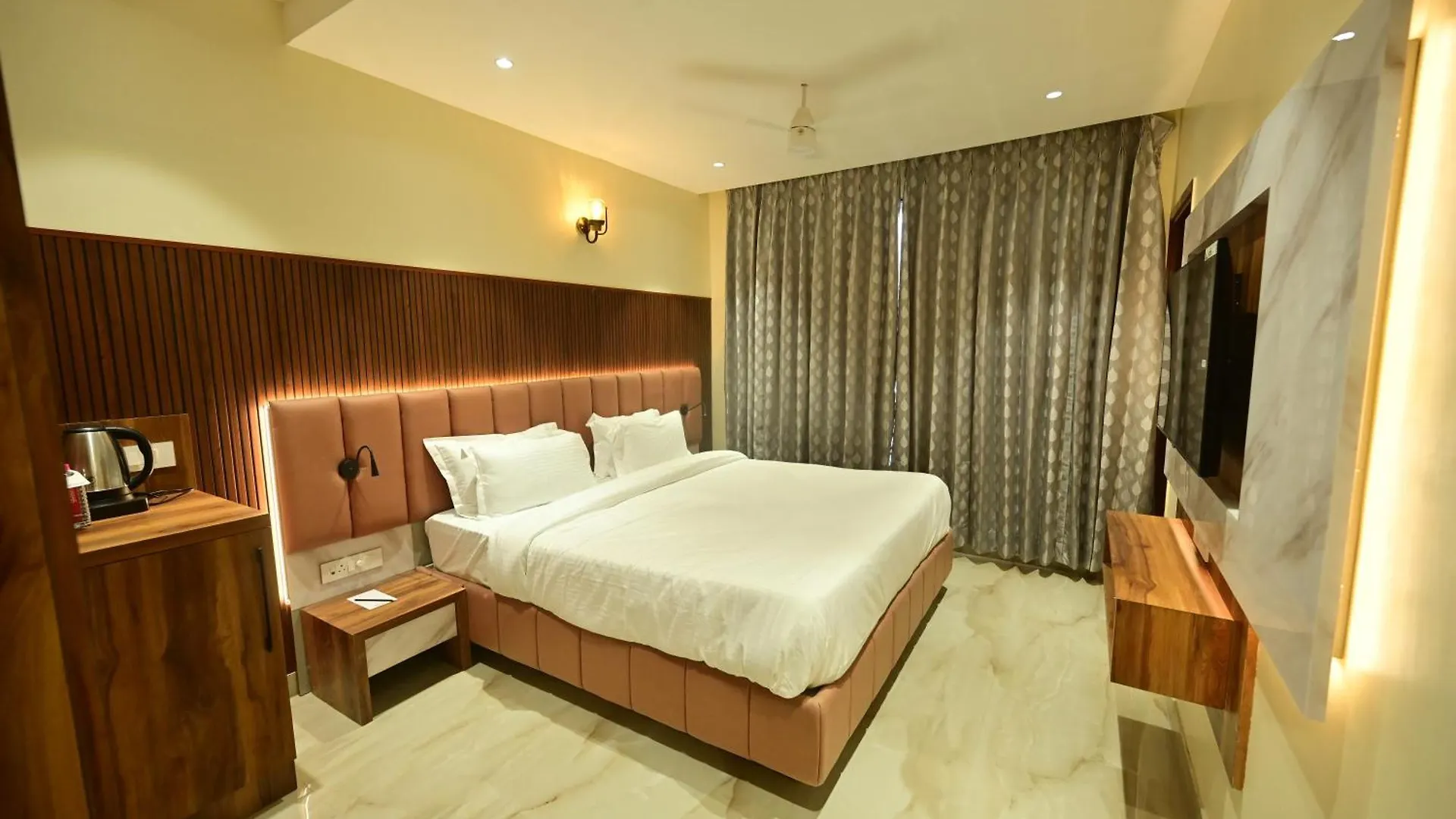 Hotel Vishwam Residency Varanasi