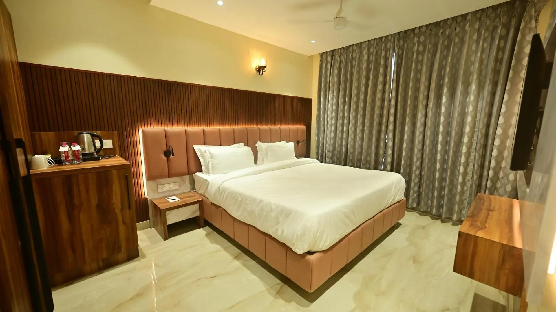 Hotel Vishwam Residency Varanasi